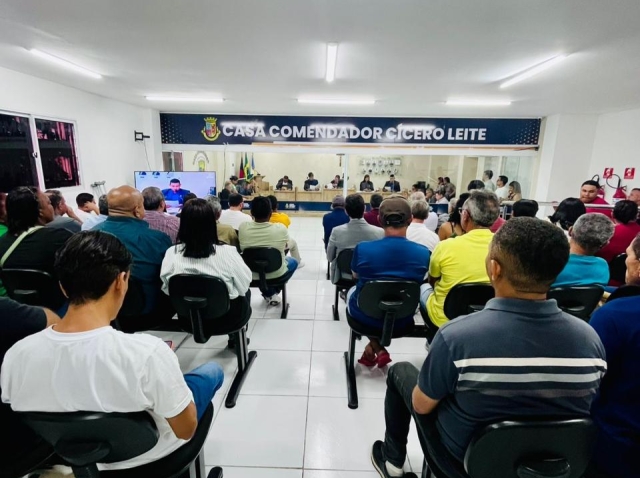 Vereadores aprovam propostas para melhorar iluminação pública e terraplanagem em Conde