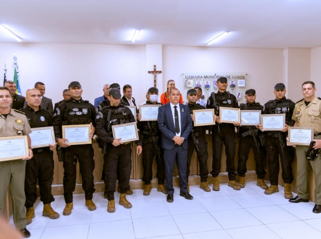 Câmara de Conde entrega votos de aplauso a profissionais da educação e policiais militares